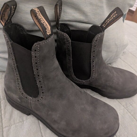 Blundstone High Top Chelsea Boots - Picture 4 of 8